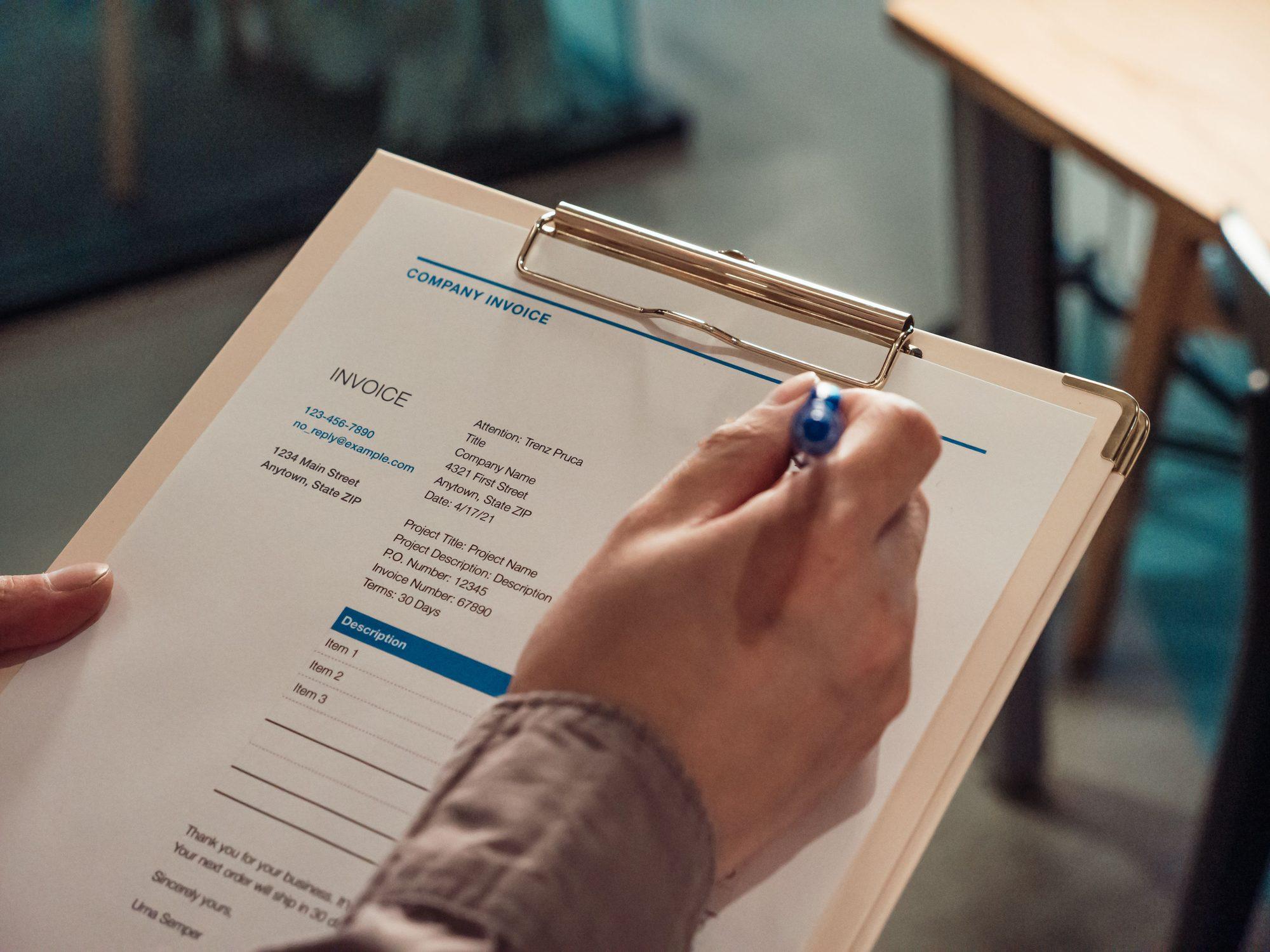Error in a sent invoice? Here is how to fix it with a credit invoice