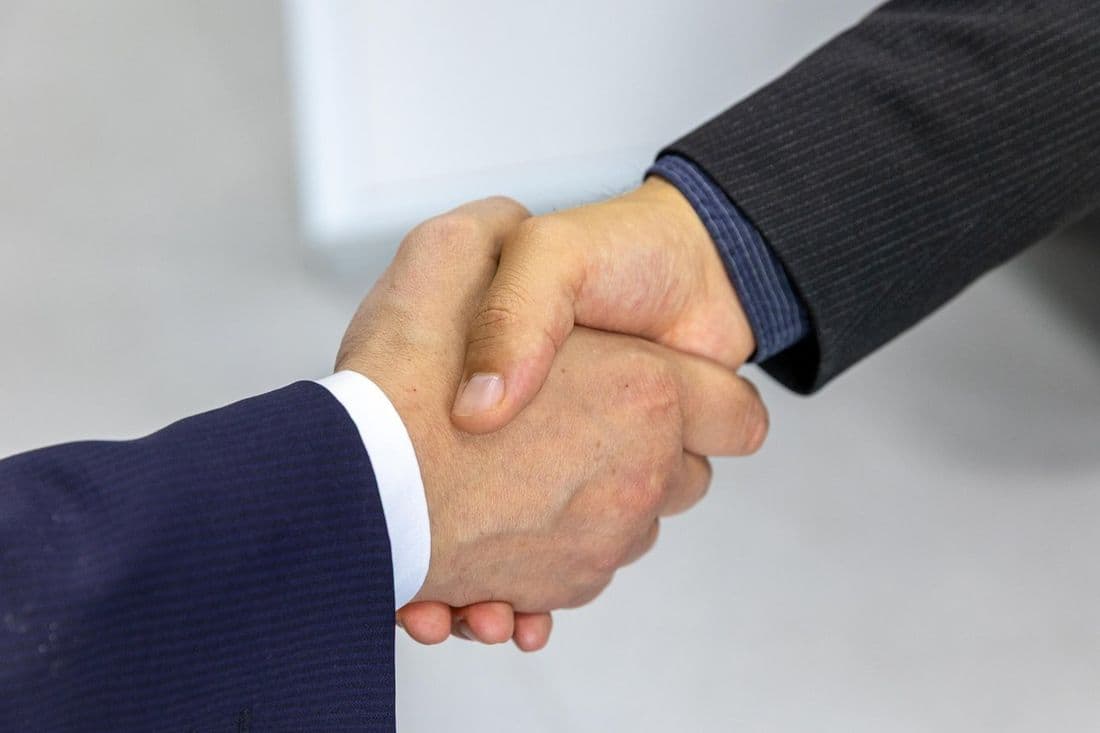Holding structure: why and when?