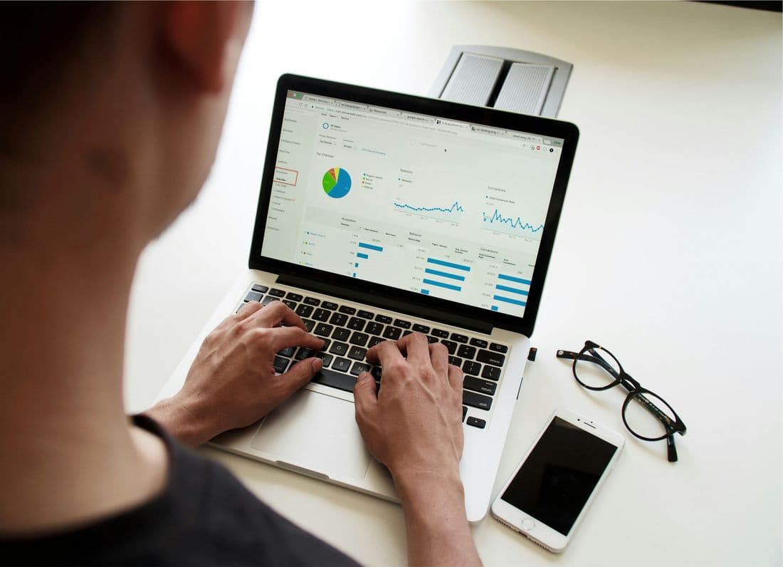 Deducting study and training costs as a self-employed person