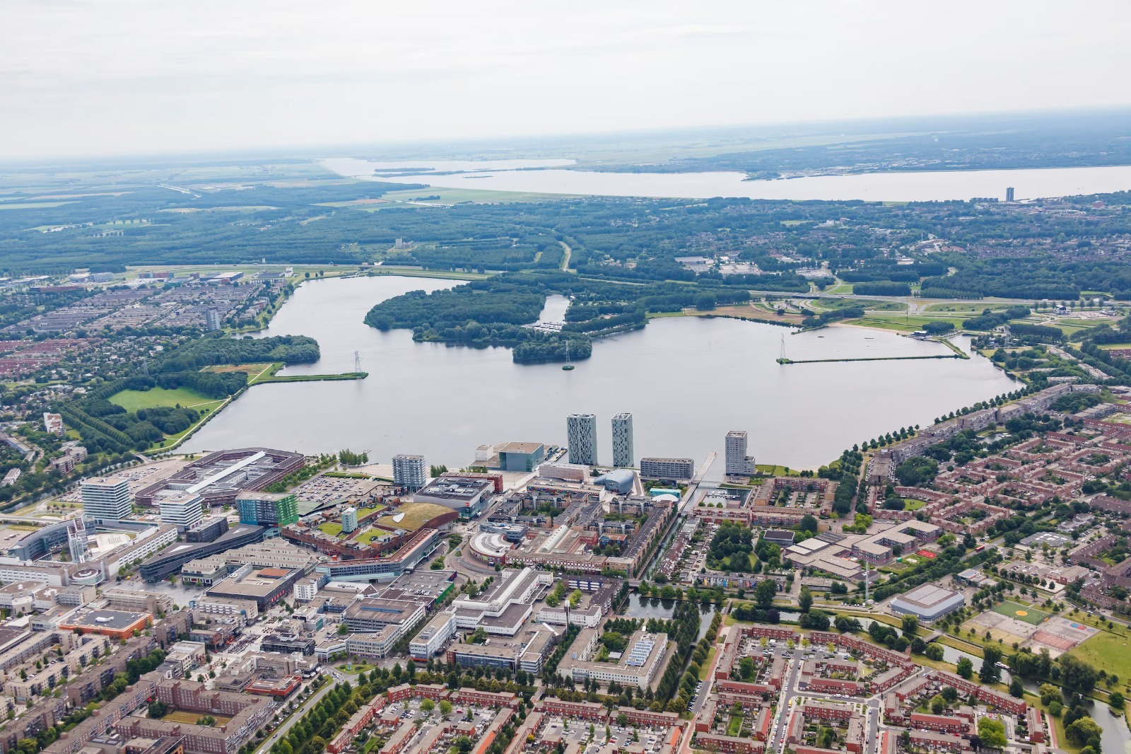 Almere hero
